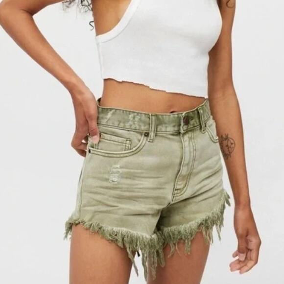 BDG Urban Outfitters Green High Rise Cheeky Shorts Womens 28 Distressed Frayed - Picture 1 of 11